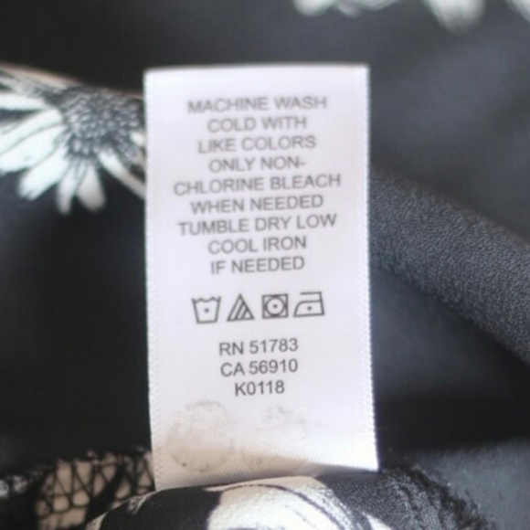 Maurices Black Floral Sleeveless V-Neck Blouse Tank Top XS K0118 - Picture 8 of 8